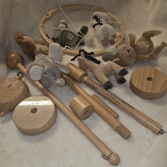 Charming Peanut Shell Woodland Animal Musical Mobile - Safari Serenity - Picture 8 of 8